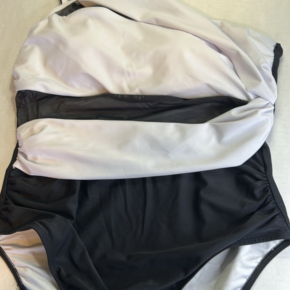 CUPSHE ASYMMETRICAL BLACK WHITE TUMMY CONTOURING ONE PEICE MESH MIDDLE SZ XL - Picture 6 of 16